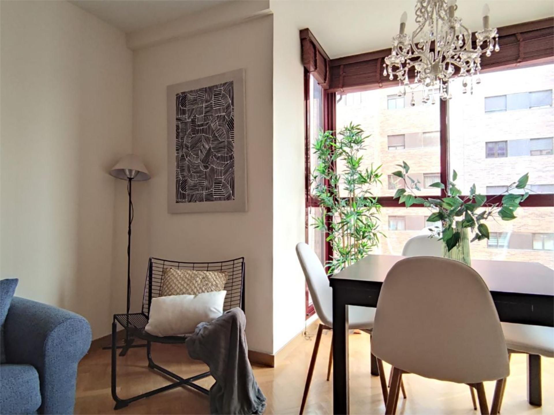 Dining room of Flat to rent in  Madrid Capital  with Air Conditioner, Heating and Parquet flooring