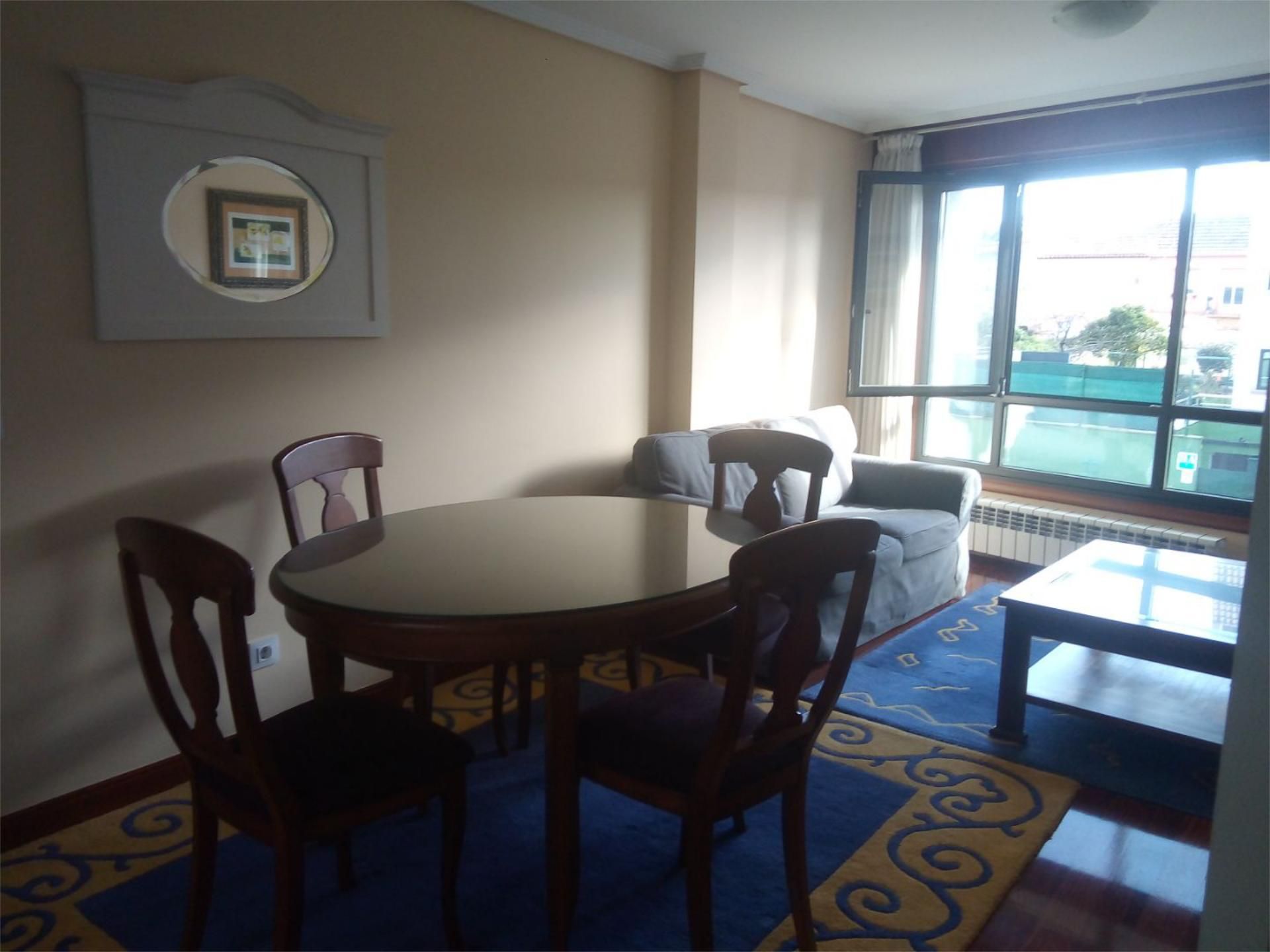 Dining room of Apartment to rent in Vigo   with Heating, Parquet flooring and Furnished
