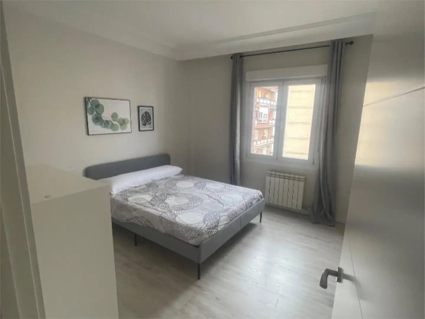 Bedroom of Apartments for share in Miranda de Ebro  with Air Conditioner, Heating and Parquet flooring