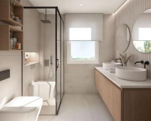 Bathroom of Flat for sale in Fuenlabrada  with Swimming Pool