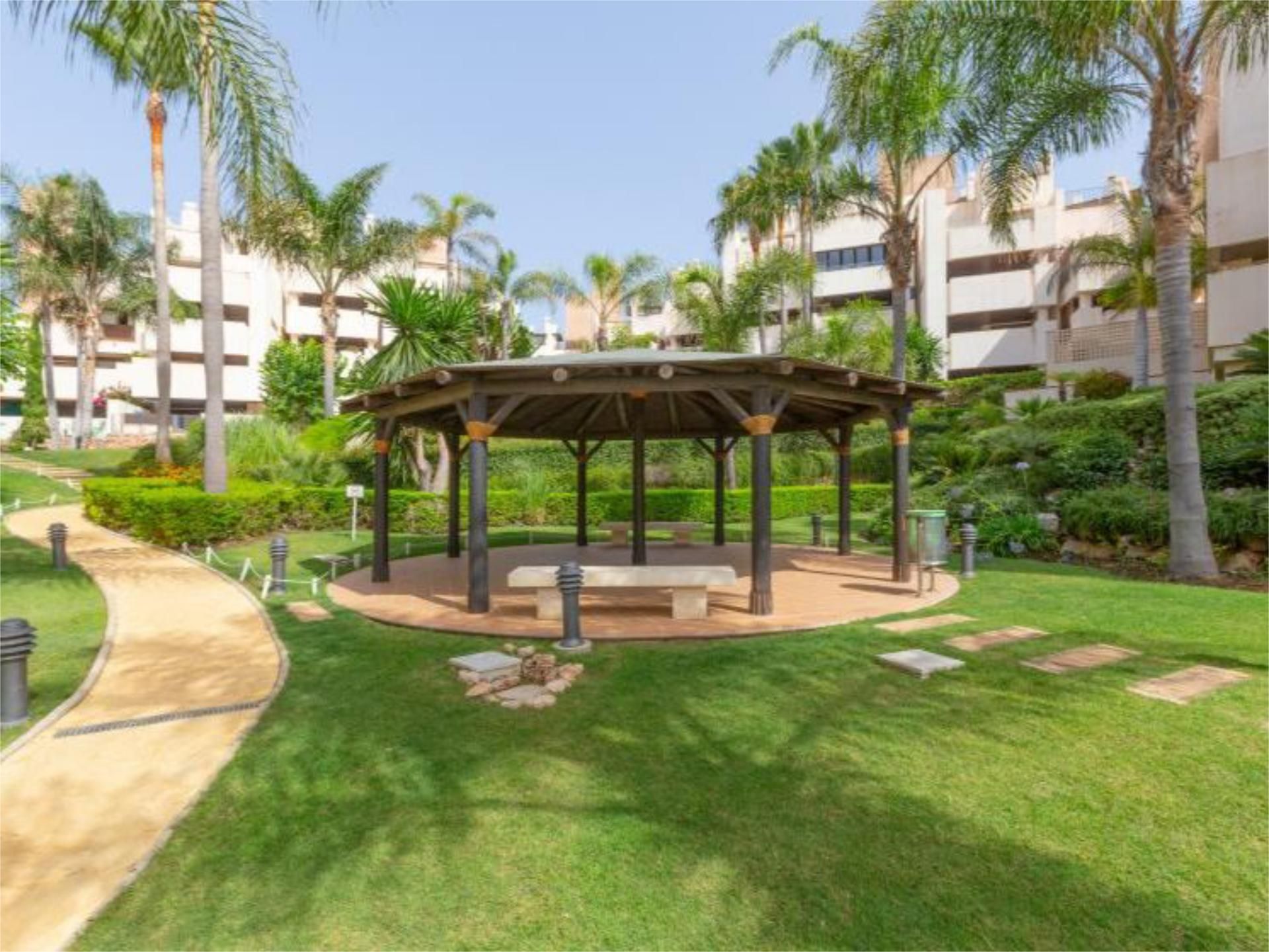 Jardí de Pis en venda en Estepona amb Aire condicionat, Calefacció i Jardí privat