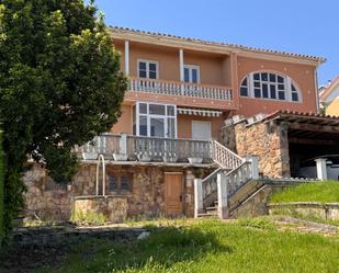 Vista exterior de Casa o xalet en venda en Polanco amb Terrassa i Balcó