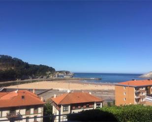 Vista exterior de Casa o xalet de lloguer en Plentzia amb Calefacció, Jardí privat i Parquet