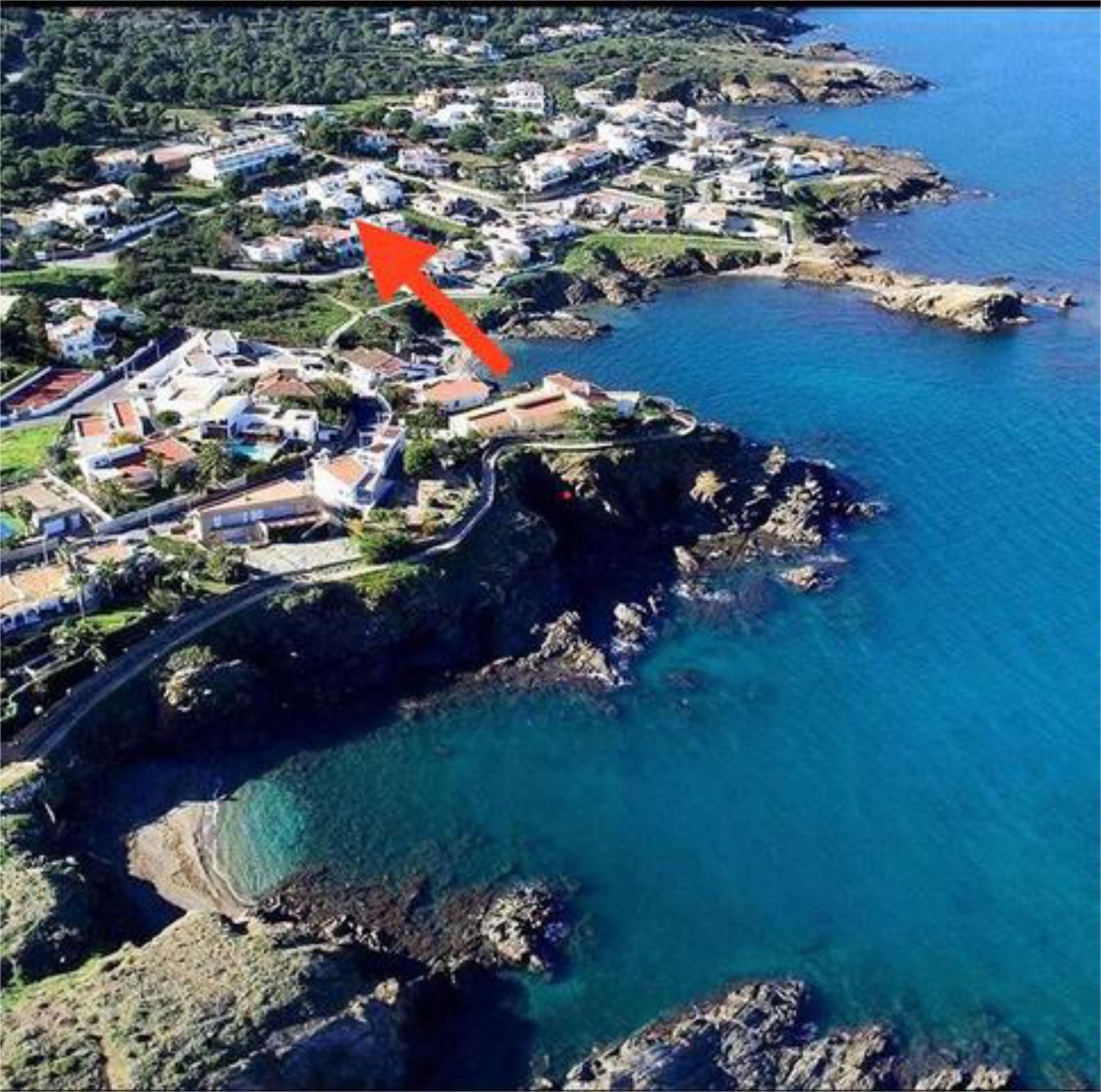 Vista exterior de Apartament en venda en El Port de la Selva amb Jardí privat, Terrassa i Moblat