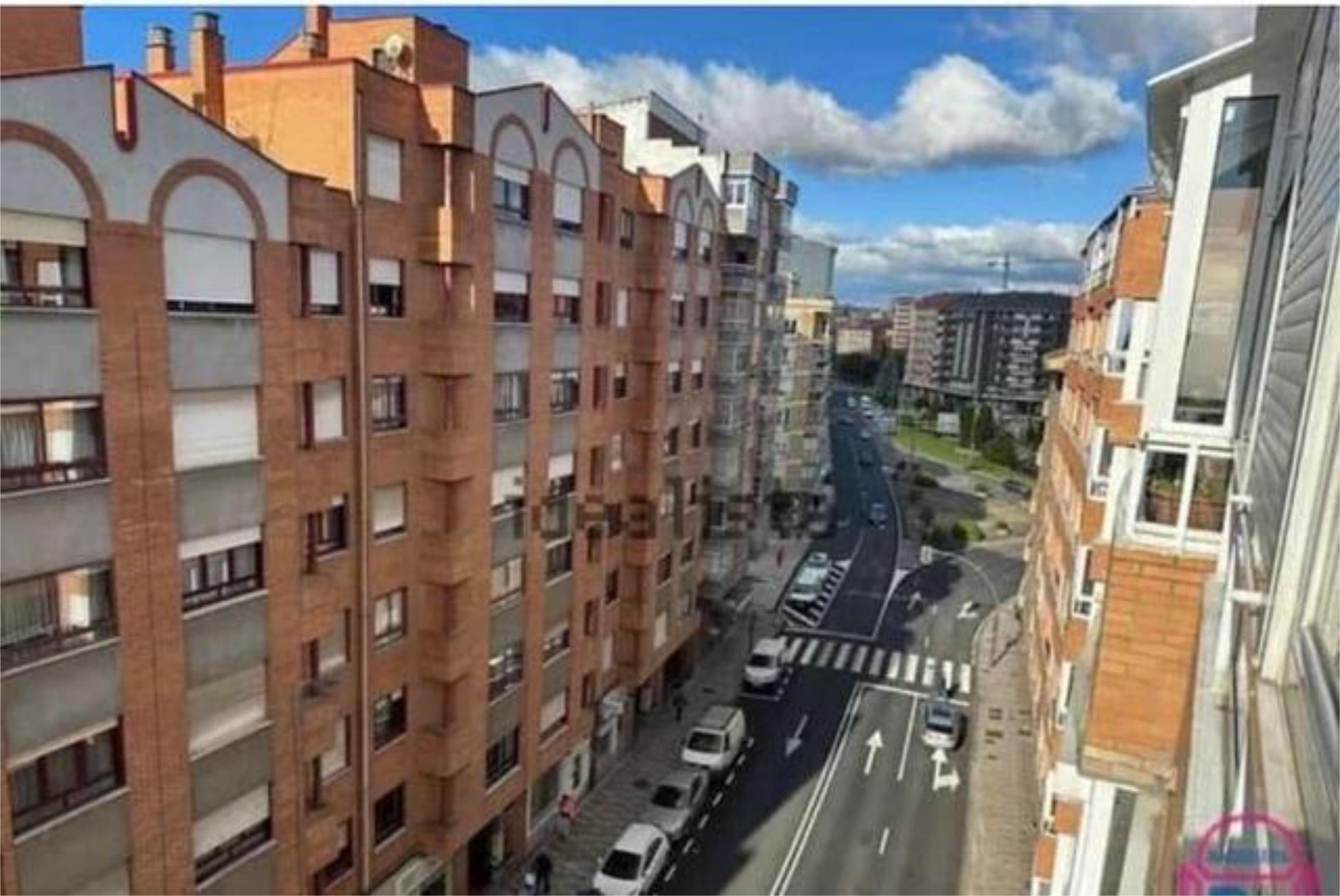 Exterior view of Flat to rent in León Capital   with Heating, Terrace and Furnished