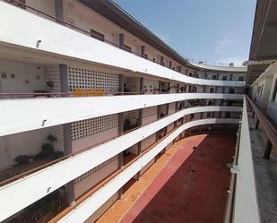 Vista exterior de Pis en venda en El Puerto de Santa María amb Aire condicionat