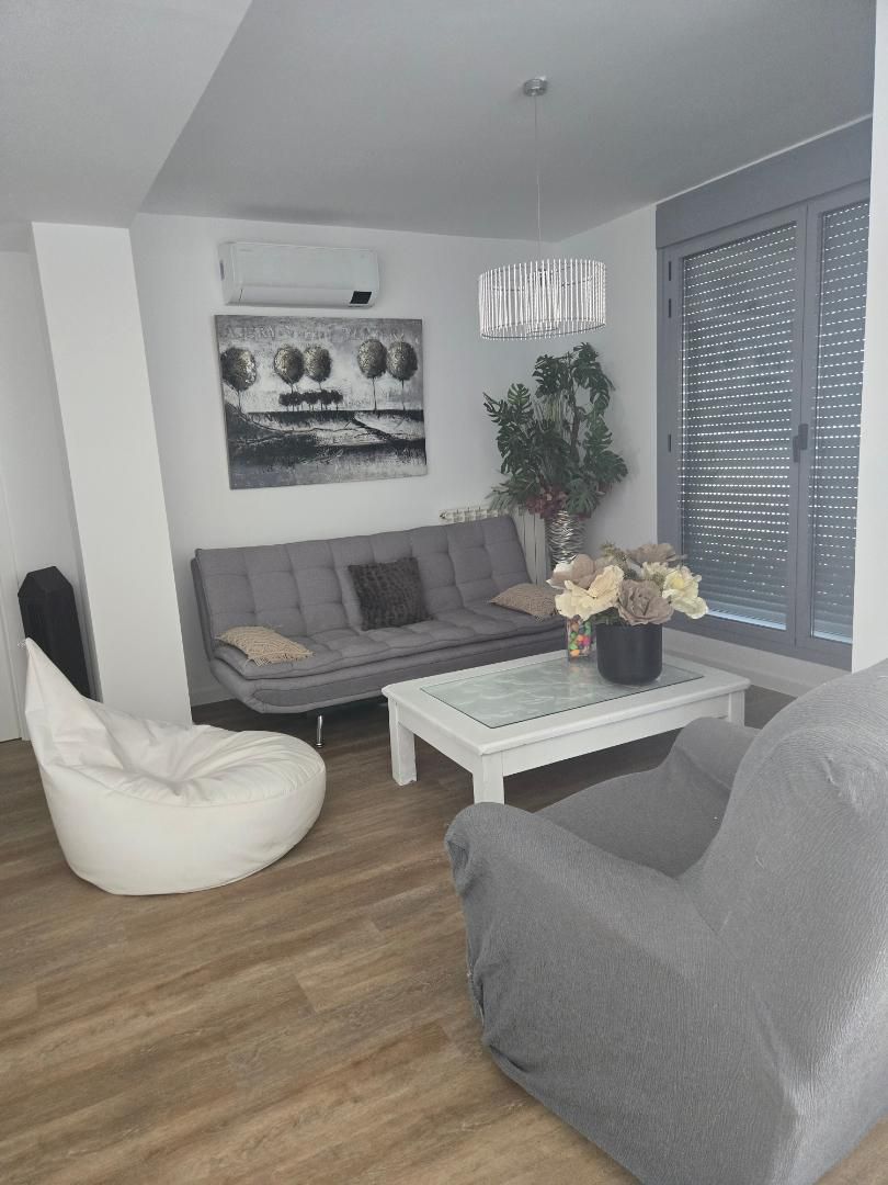 Living room of Attic to share in Alovera  with Air Conditioner, Heating and Parquet flooring