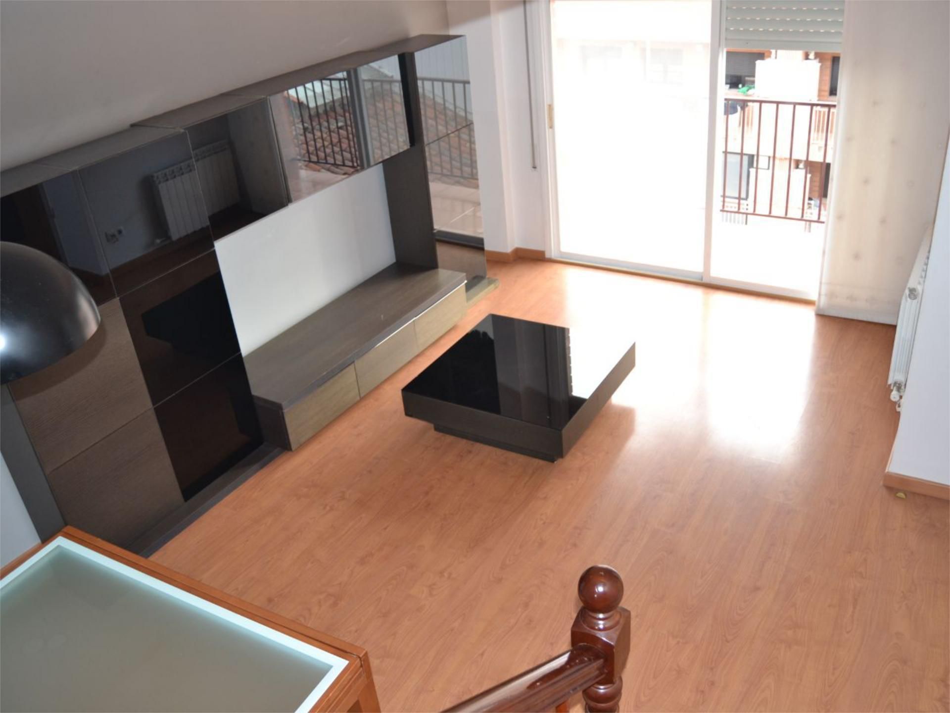 Sala d'estar de Dúplex de lloguer en  Lleida Capital amb Calefacció, Parquet i Balcó