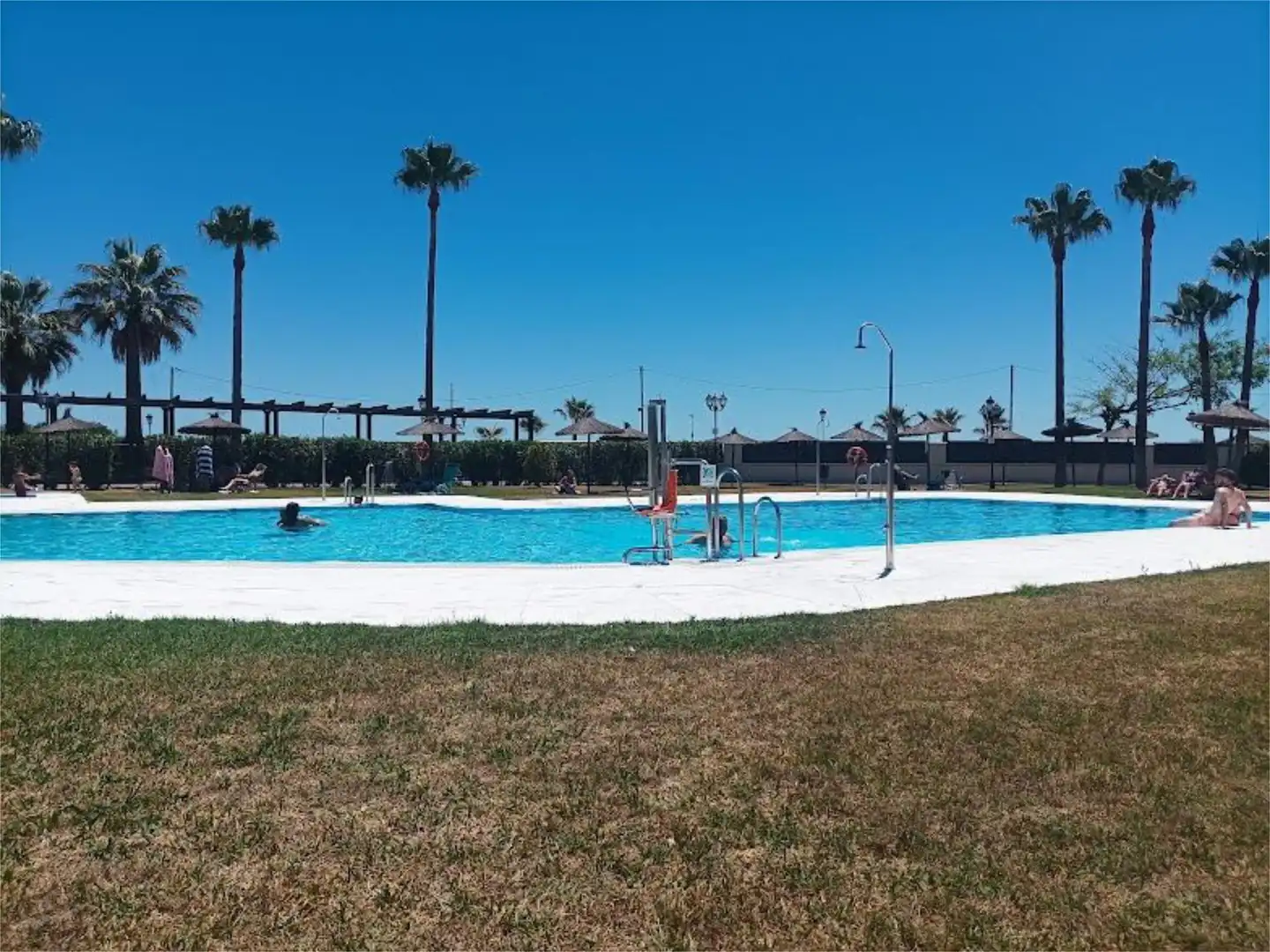 Piso de alquiler en Calle la Noria, 3, San Luis de Sabinillas Piscina de Piso de alquiler en Manilva con Aire acondicionado, Jardín privado y Terraza