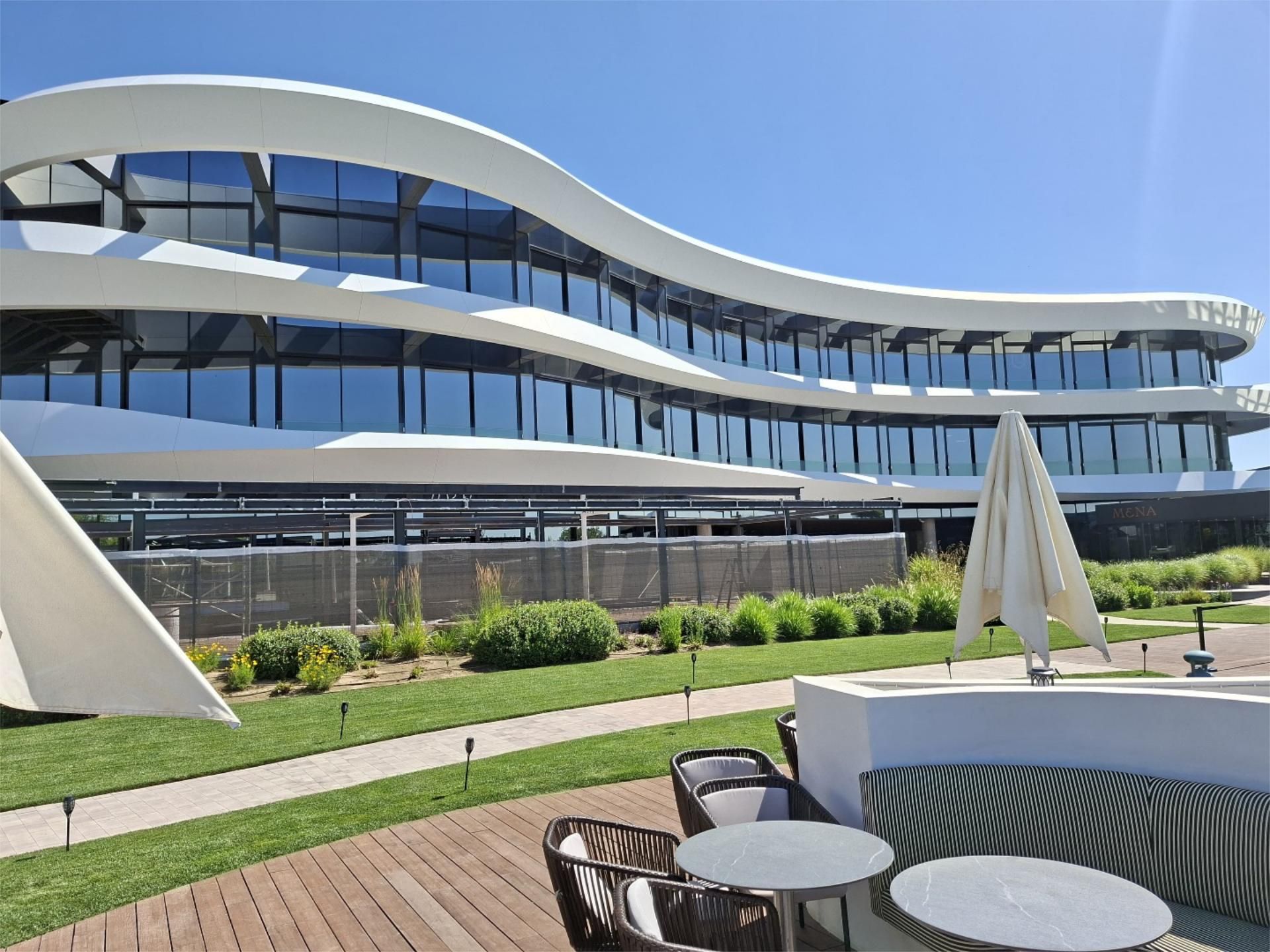 Vista exterior de Pis en venda en Pozuelo de Alarcón amb Aire condicionat, Terrassa i Piscina