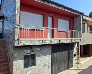 Vista exterior de Casa o xalet de lloguer en Chantada amb Traster i Balcó