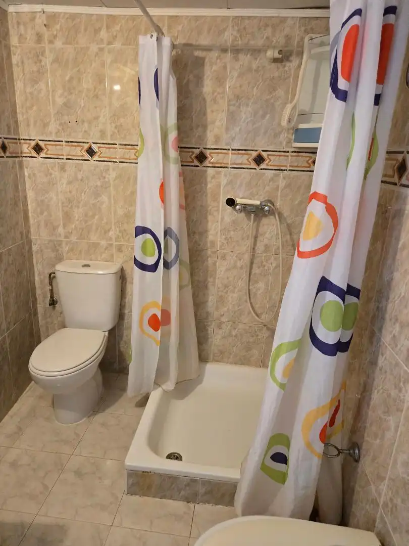 Casa adosada en venta en Calle Paraiso, 5, Valdefinjas Baño de Casa adosada en venta en Valdefinjas con Trastero y Lavadora
