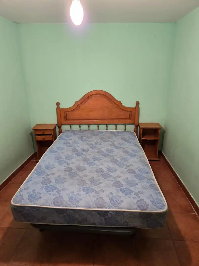 Casa adosada en venta en Calle Paraiso, 5, Valdefinjas Habitación de Casa adosada en venta en Valdefinjas con Trastero y Lavadora