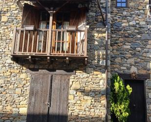 Vista exterior de Pis en venda en La Vall de Boí amb Calefacció, Parquet i Moblat