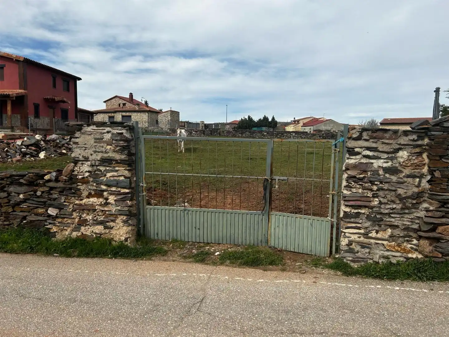 Constructible Land for sale in Calle Rubial, Cantalojas Constructible Land for sale in Cantalojas