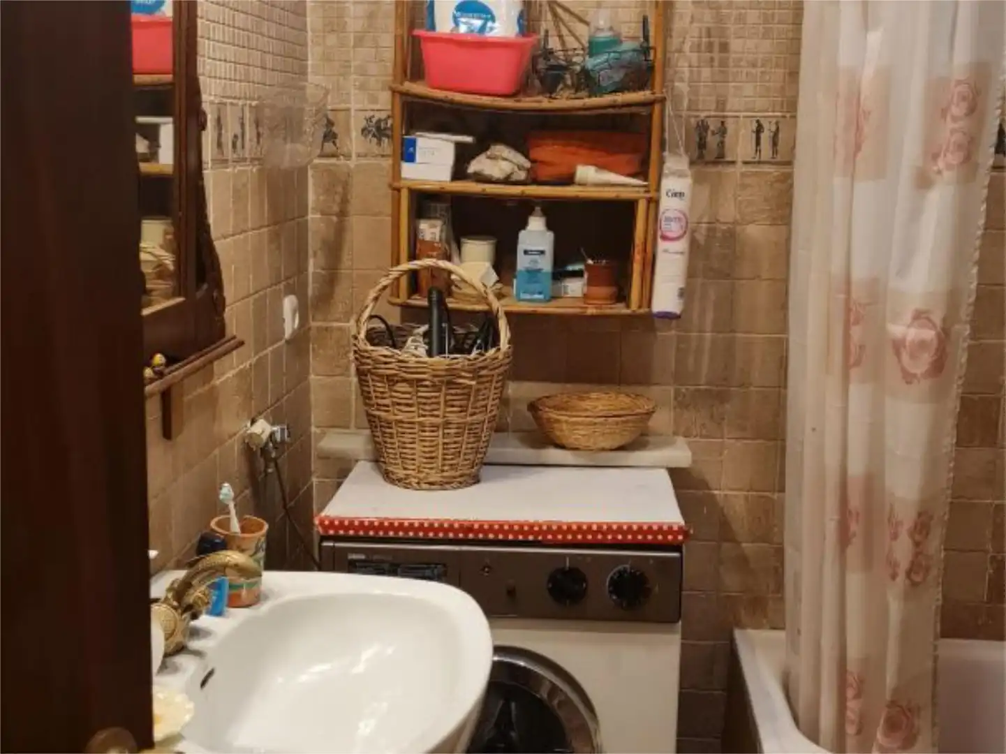 Bathroom of Houses for sale in Trevélez  with Private garden, Storage room and Furnished