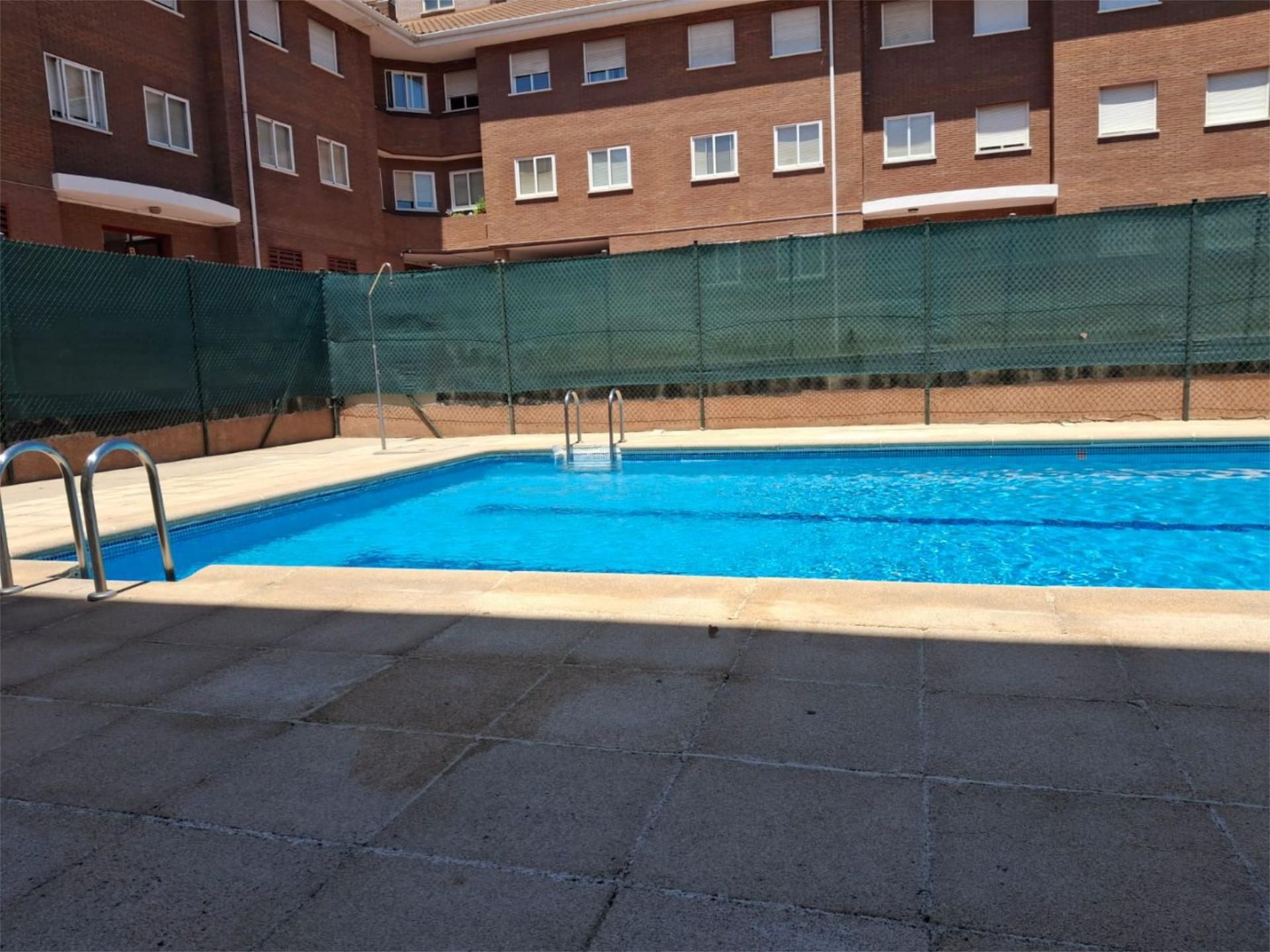 Piscina de Pis en venda en Villanueva del Pardillo amb Calefacció, Jardí privat i Parquet