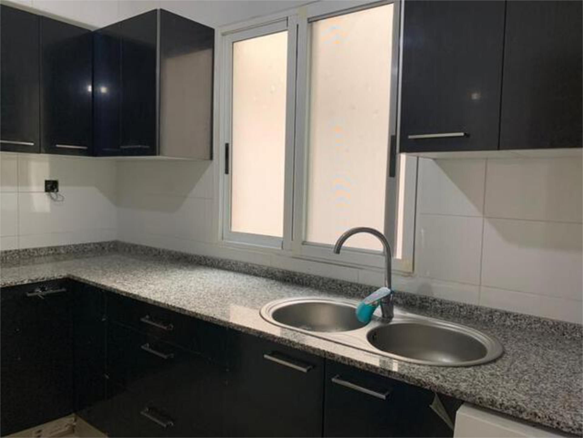 Kitchen of Flat to share in Torrent  with Furnished