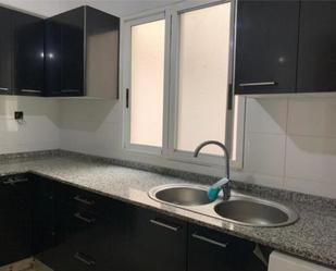 Kitchen of Flat to share in Torrent  with Furnished