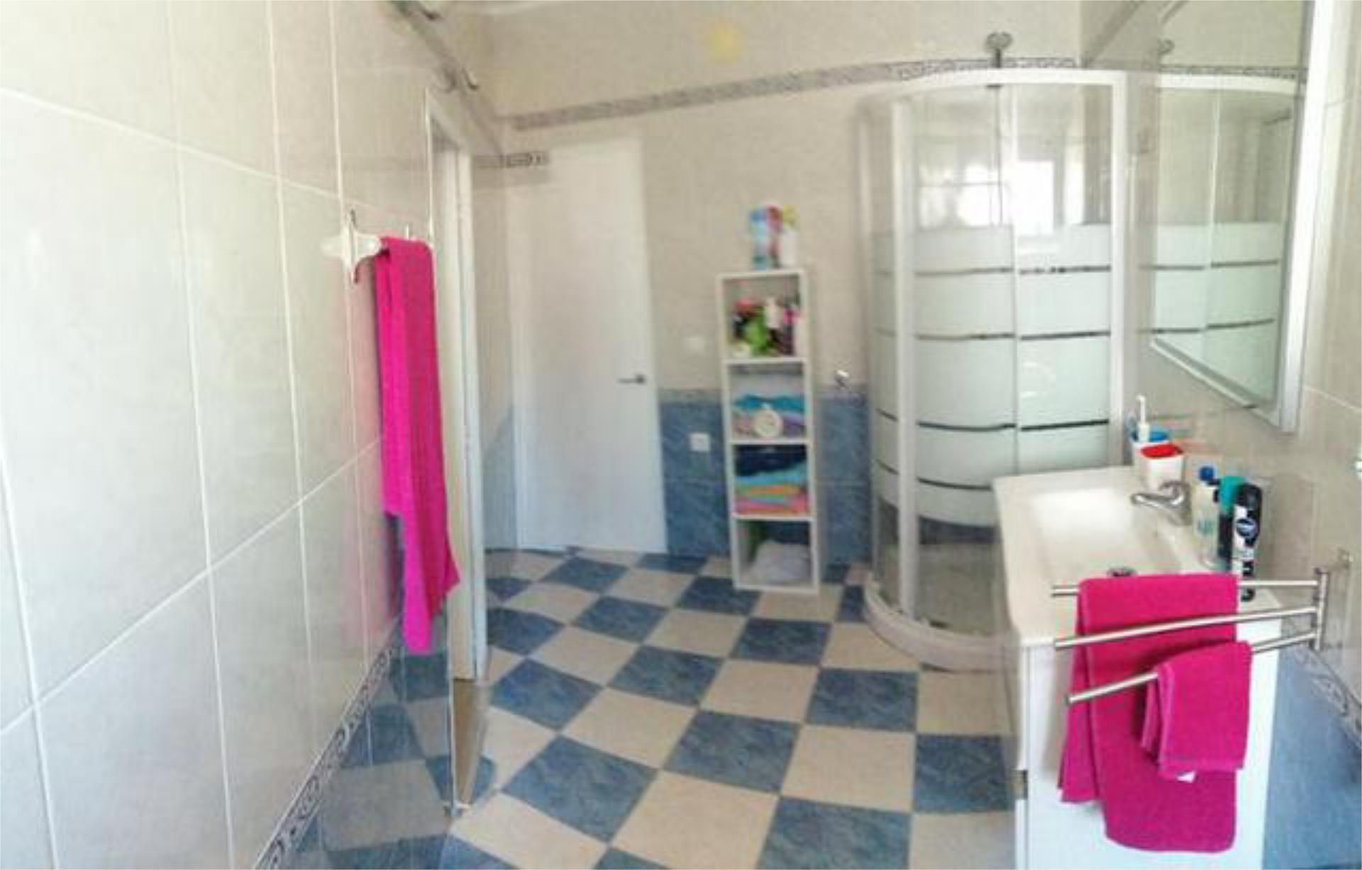 Bany de Casa o xalet en venda en Campo Lugar amb Jardí privat, Terrassa i Traster