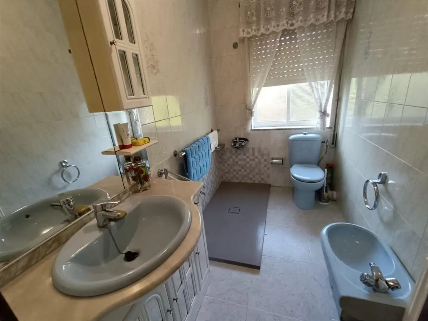 Bathroom of Flat for sale in Begonte  with Terrace and Balcony