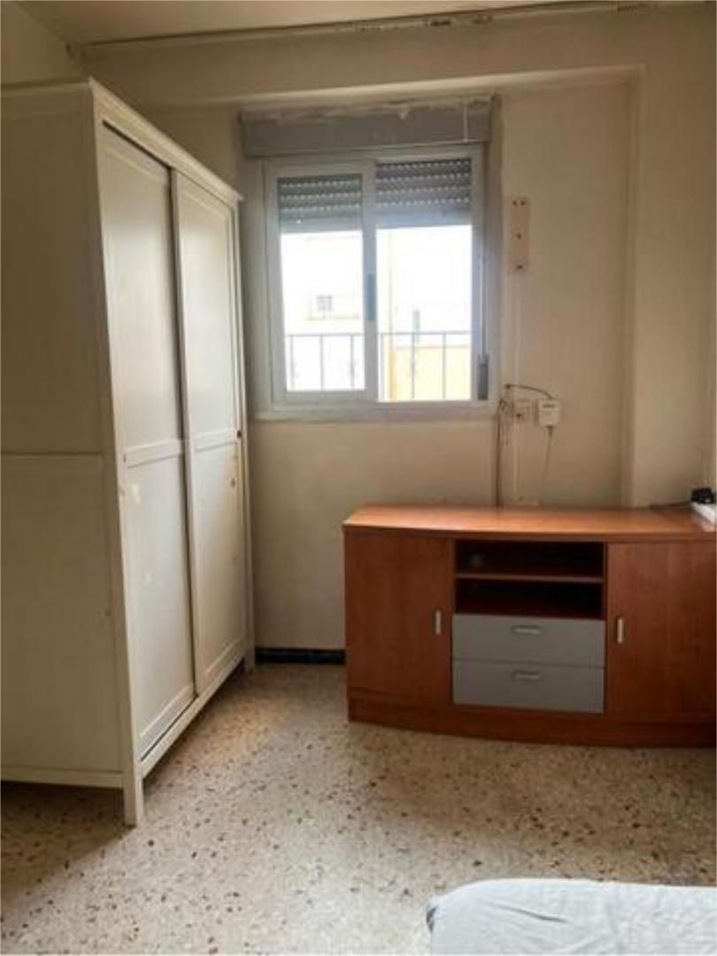 Dormitori de Apartament per a compartir en  Almería Capital amb Moblat