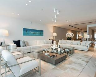 Sala d'estar de Pis de lloguer en Calpe / Calp amb Aire condicionat, Terrassa i Moblat