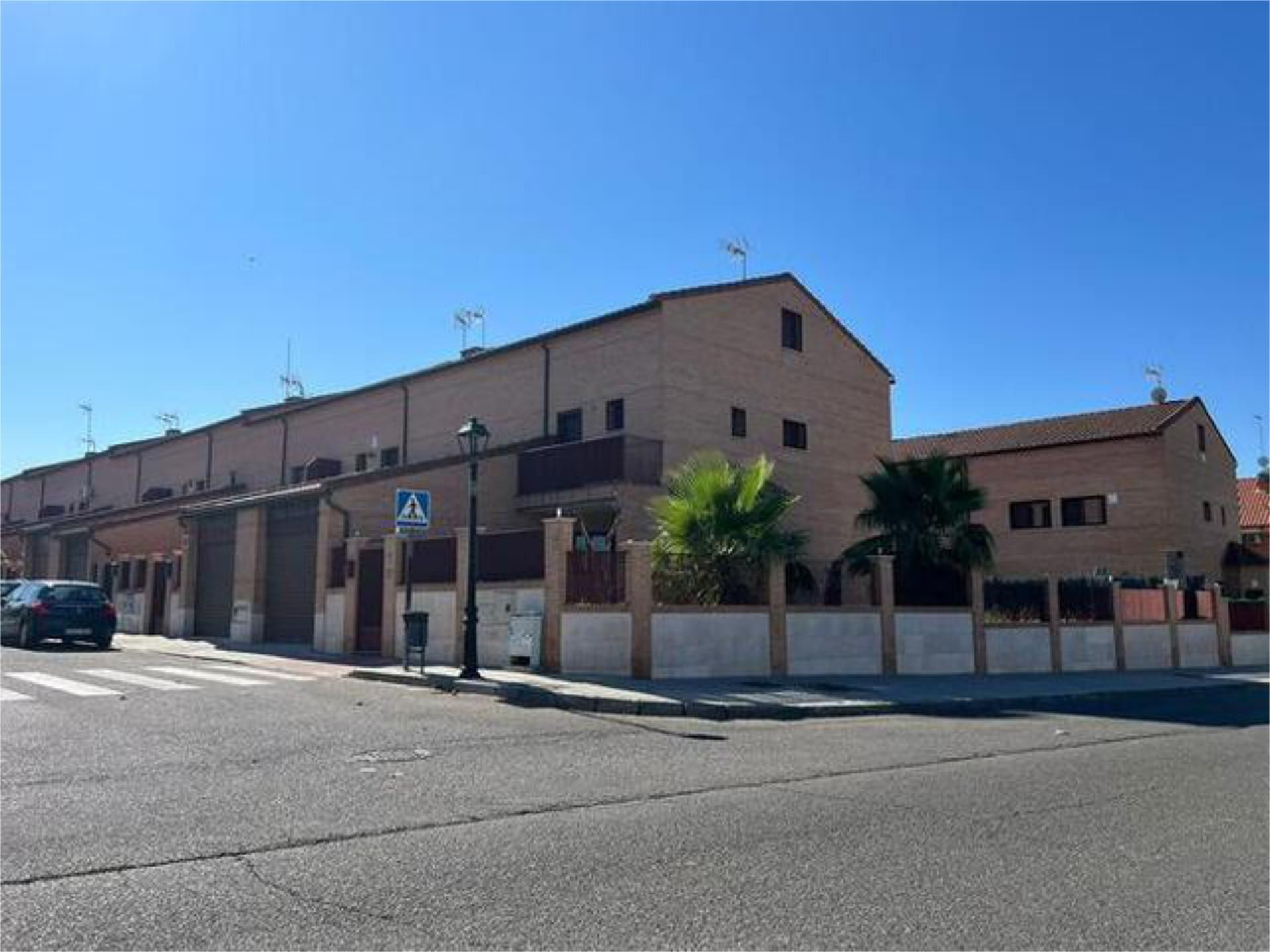 Exterior view of Single-family semi-detached for sale in Seseña  with Terrace and Swimming Pool