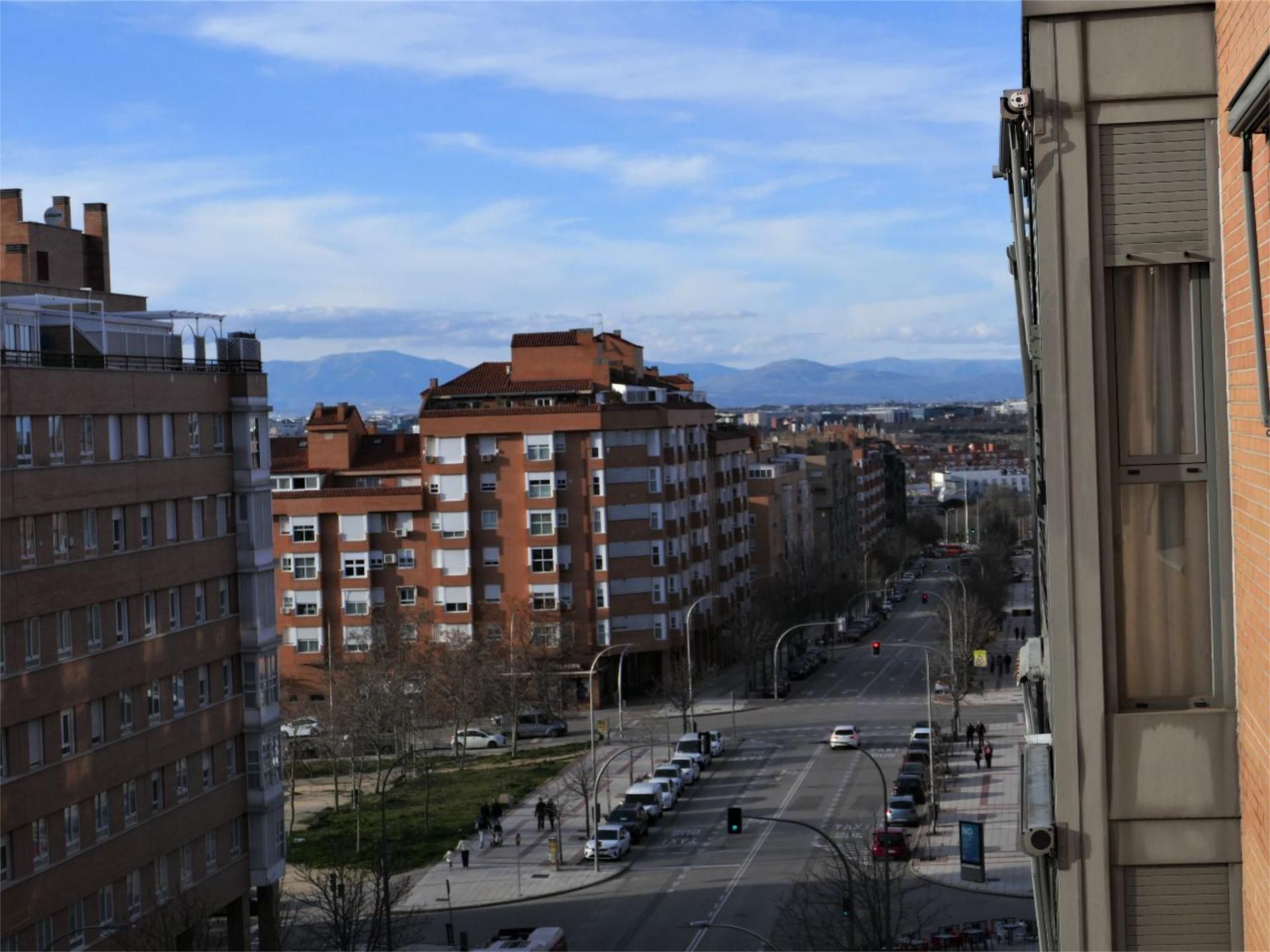 Vista exterior de Pis en venda en  Madrid Capital amb Calefacció, Jardí privat i Parquet
