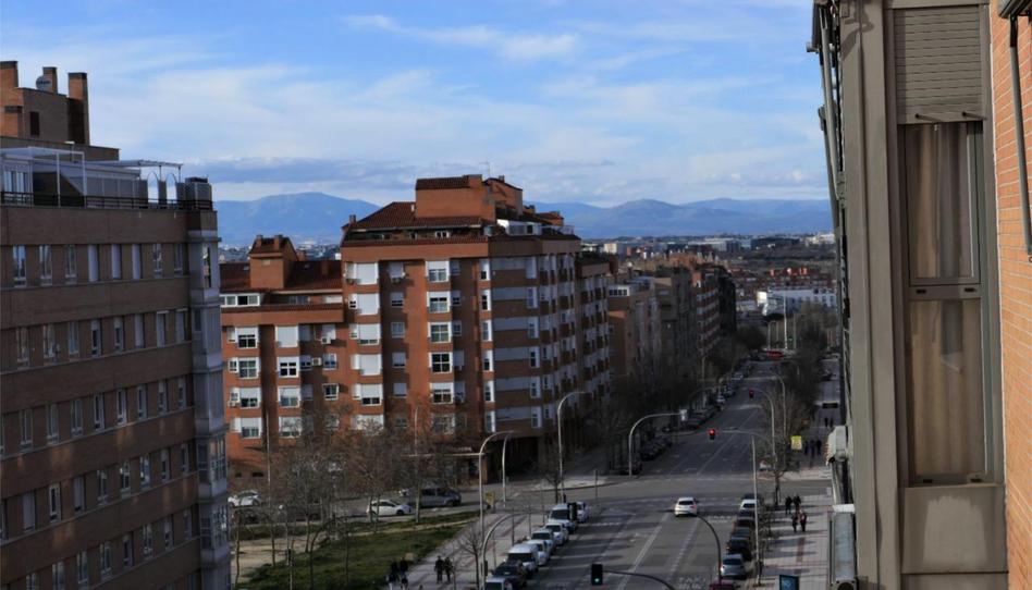 Foto 1 de Piso en venta en Calle Alpes, 11, Rosas - Musas, Madrid