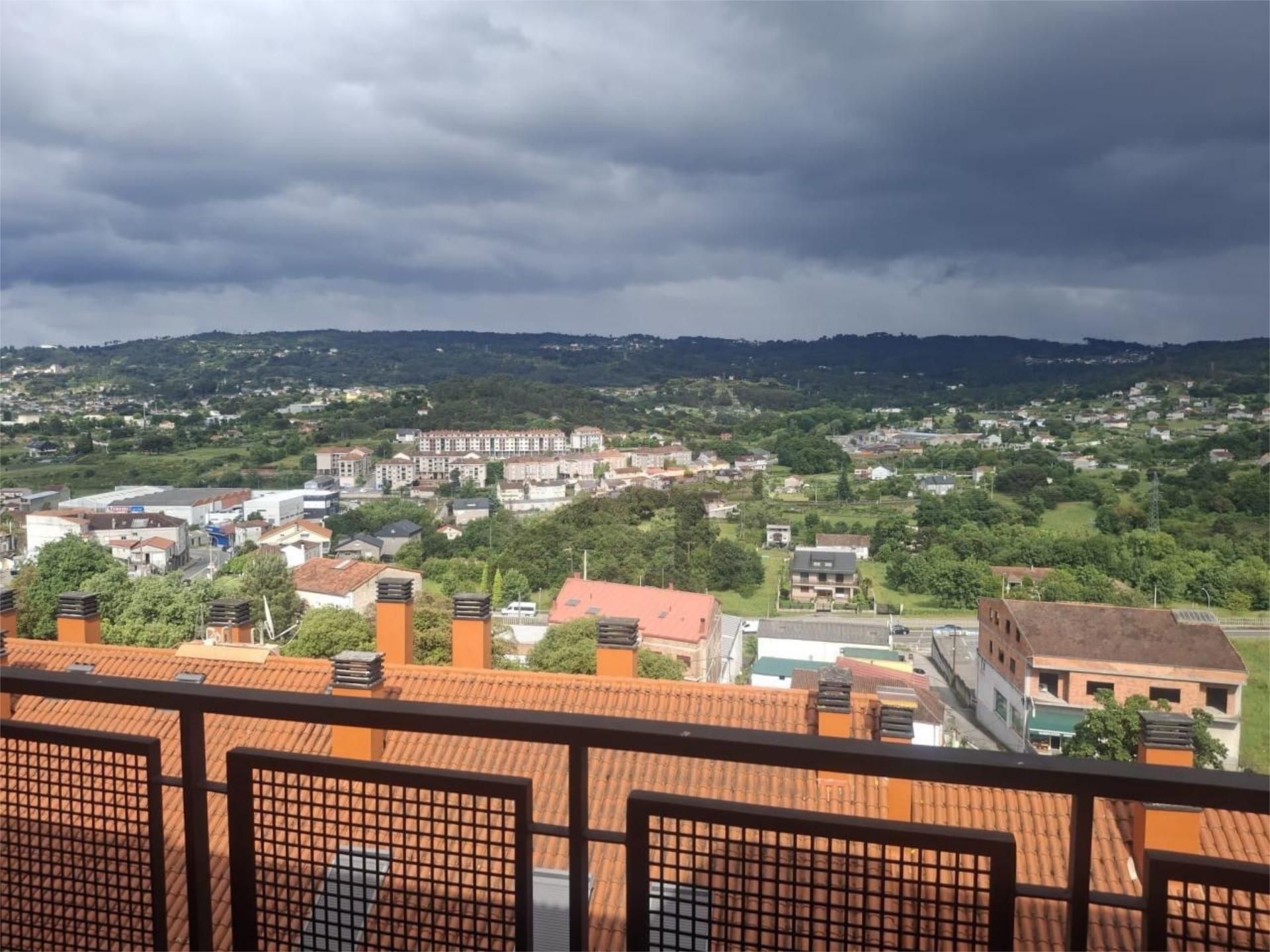 Vista exterior de Dúplex en venda en Ourense Capital  amb Balcó