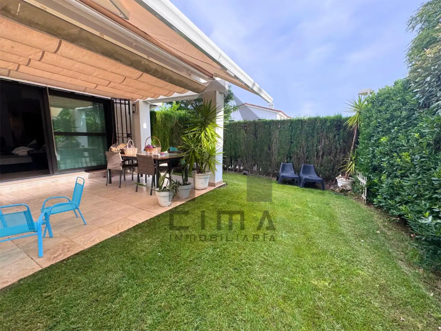 Casa adosada en venta en Calle Luis Daoiz, 1, El Rompido Jardín de Casa adosada en venta en El Rompido con Aire acondicionado, Calefacción y Jardín privado
