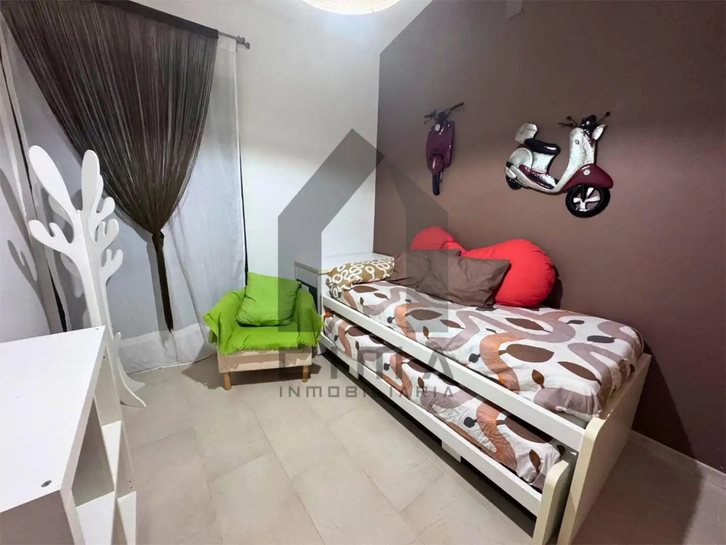 Casa adosada en venta en Calle Luis Daoiz, 1, El Rompido Habitación de Casa adosada en venta en El Rompido con Aire acondicionado, Calefacción y Jardín privado