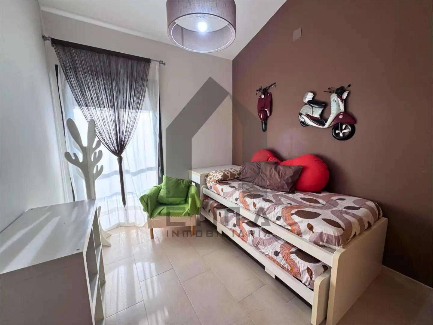 Casa adosada en venta en Calle Luis Daoiz, 1, El Rompido Habitación de Casa adosada en venta en El Rompido con Aire acondicionado, Calefacción y Jardín privado