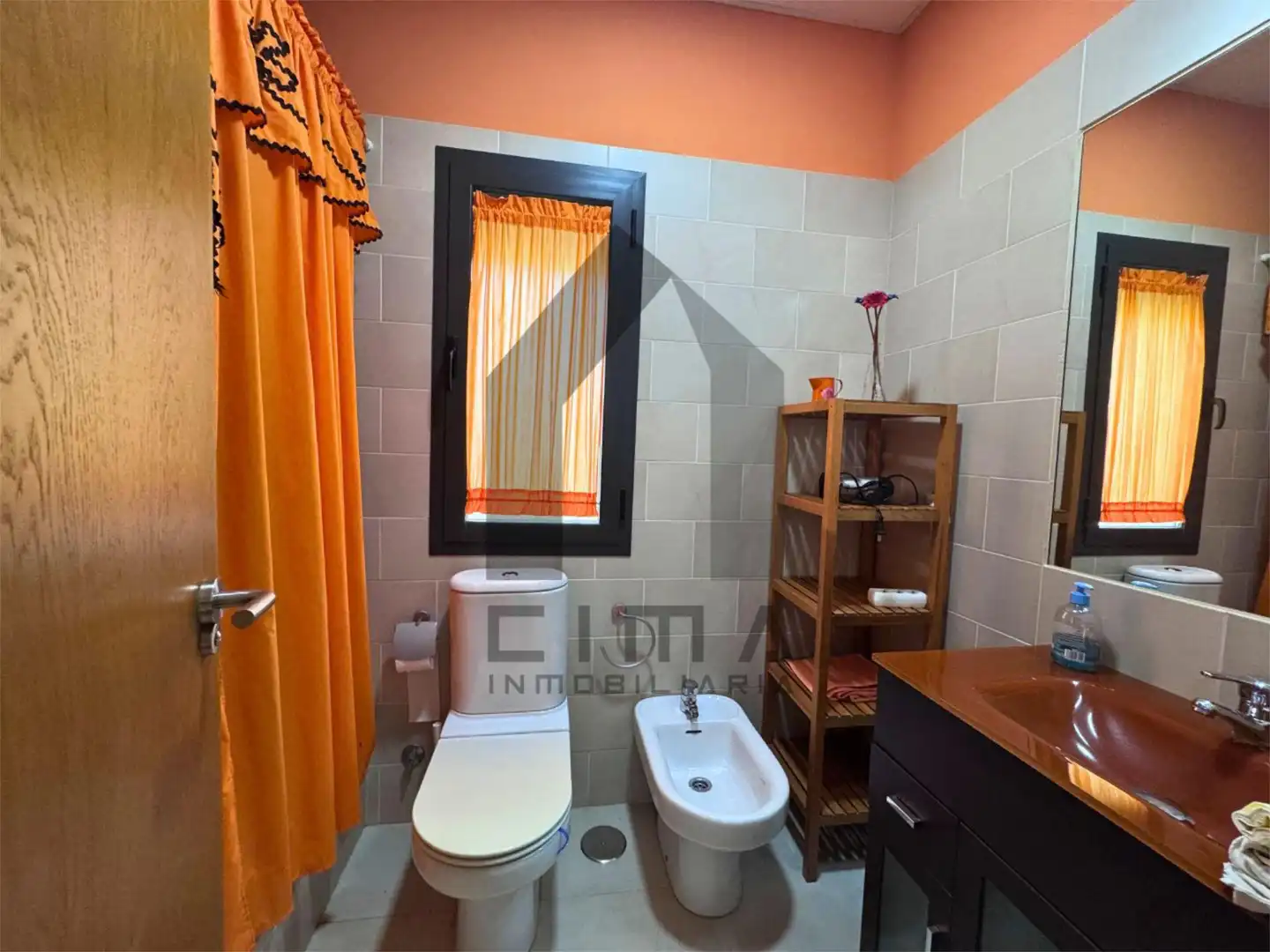Casa adosada en venta en Calle Luis Daoiz, 1, El Rompido Baño de Casa adosada en venta en El Rompido con Aire acondicionado, Calefacción y Jardín privado