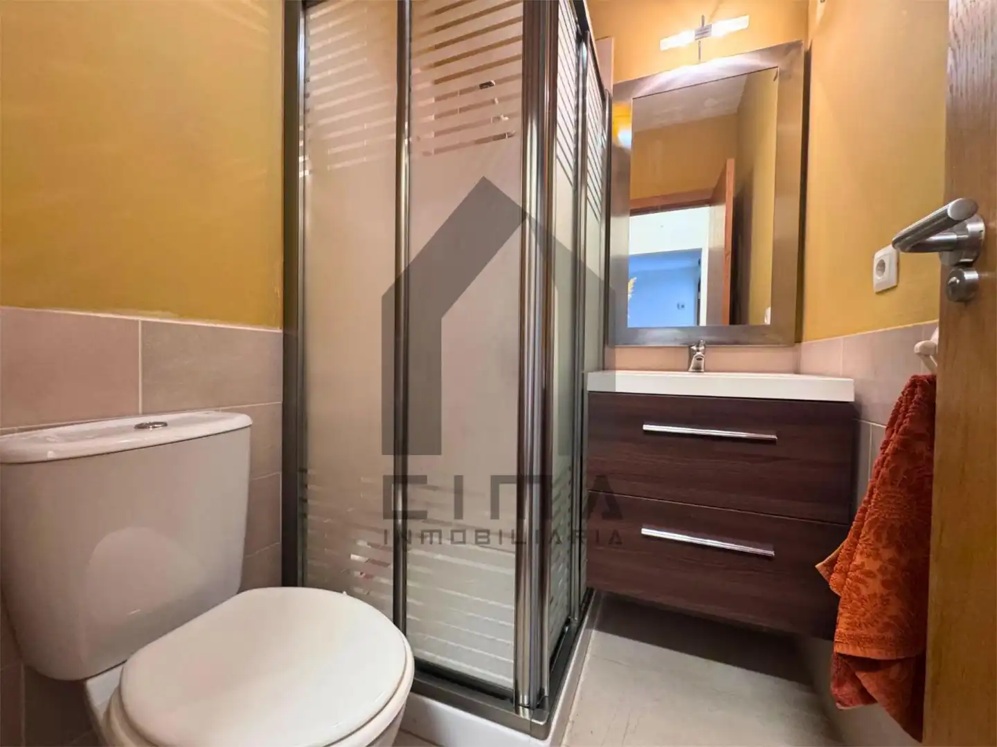 Casa adosada en venta en Calle Luis Daoiz, 1, El Rompido Baño de Casa adosada en venta en El Rompido con Aire acondicionado, Calefacción y Jardín privado