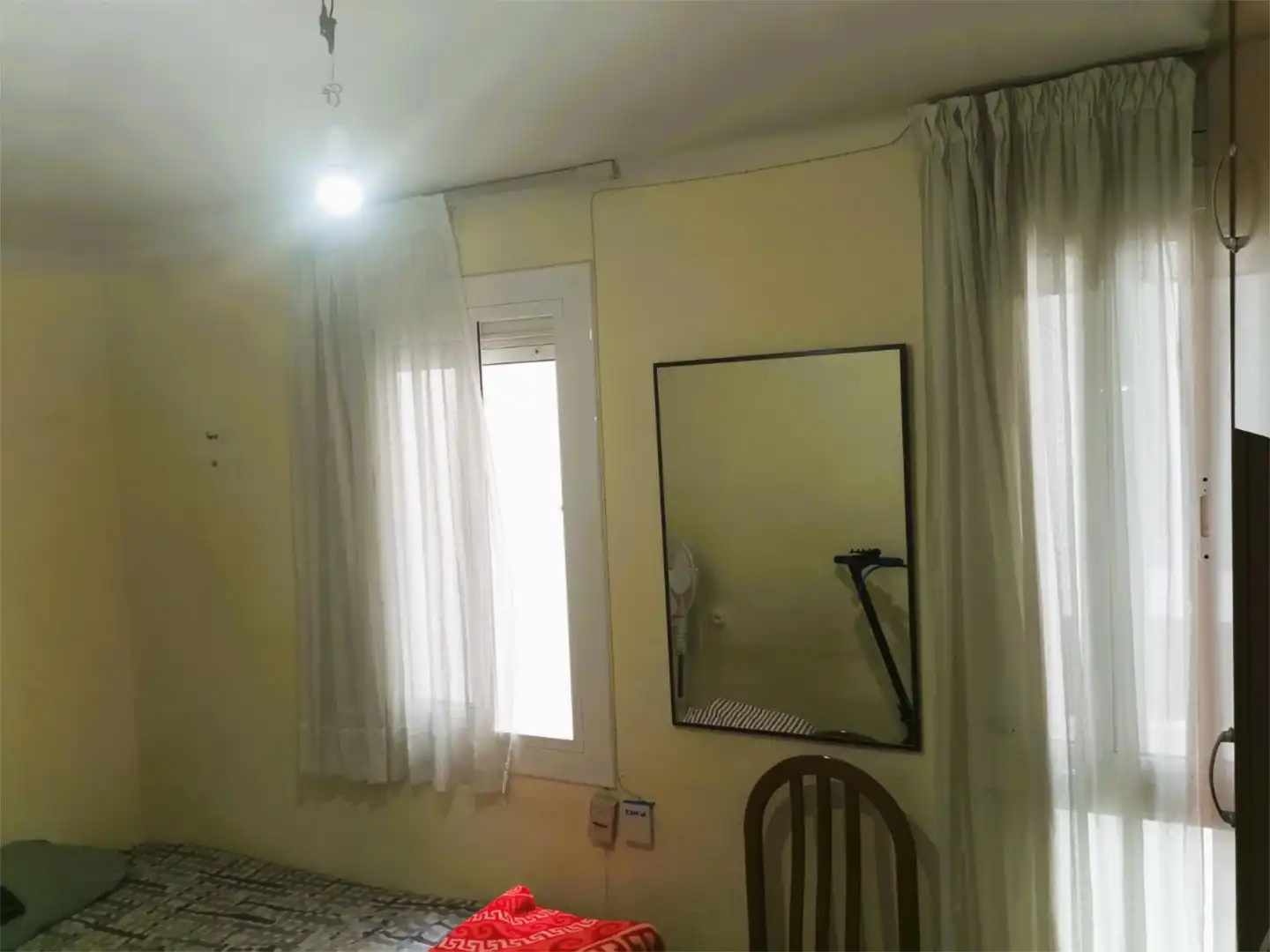 Room in Carrer de les Aigües del Llobregat, 21, La Florida Room in Carrer de les Aigües del Llobregat, 21, La Florida