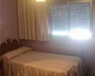 Dormitori de Casa adosada en venda en  Jaén Capital amb Terrassa, Traster i Piscina