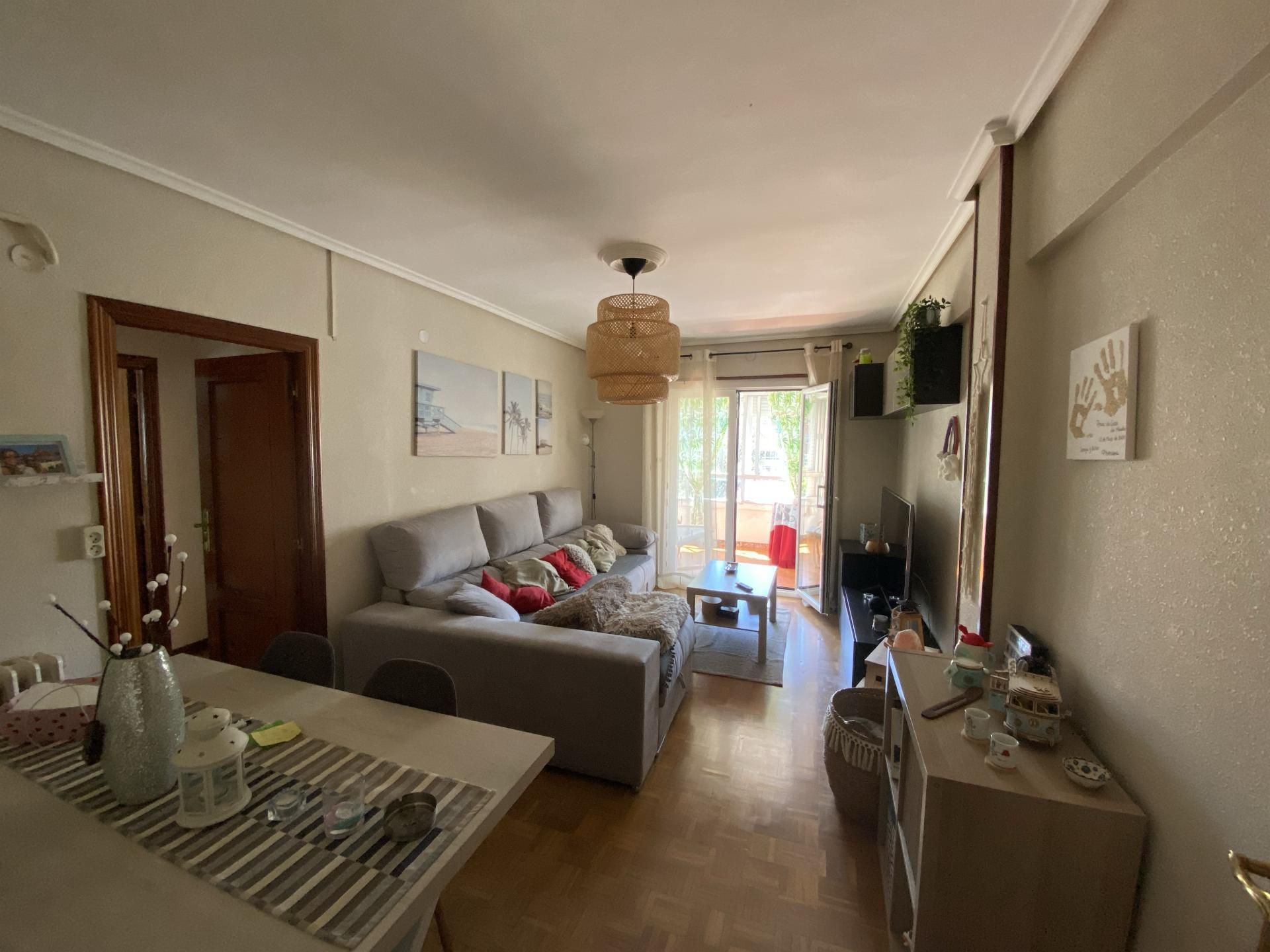 Sala d'estar de Pis en venda en Valladolid Capital amb Terrassa i Balcó