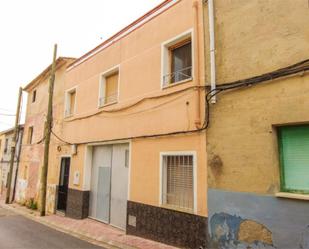 Vista exterior de Casa adosada en venda en Caudete amb Calefacció, Terrassa i Traster