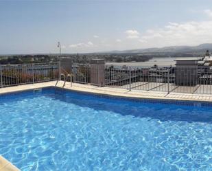 Piscina de Pis en venda en Ribadeo amb Calefacció, Parquet i Terrassa