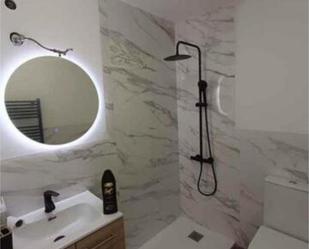 Badezimmer von Wohnungen miete in Llanera