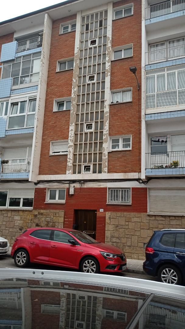 Vista exterior de Pis en venda en Gijón  amb Balcó