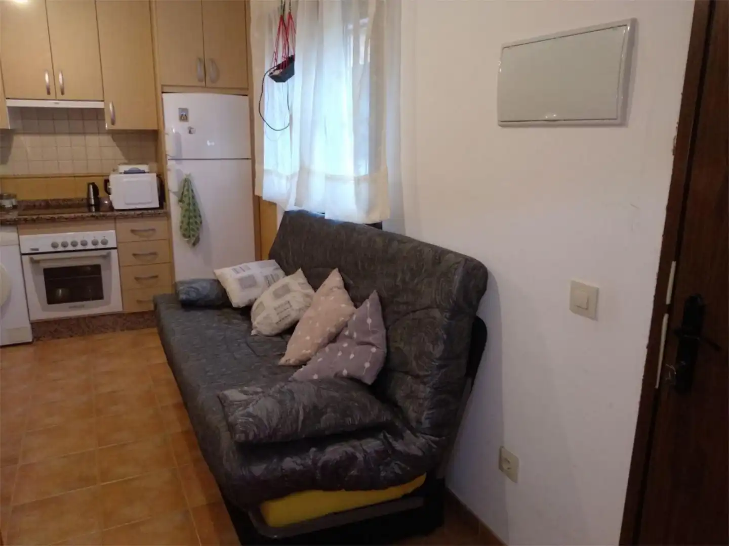 Casa adosada en venta en Calle Cardenal Segura, 2, Ladrillar Sala de estar de Casa adosada en venta en Ladrillar con Amueblado, Horno y Lavadora