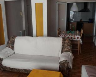 Sala d'estar de Pis de lloguer en  Valencia Capital amb Calefacció, Parquet i Moblat