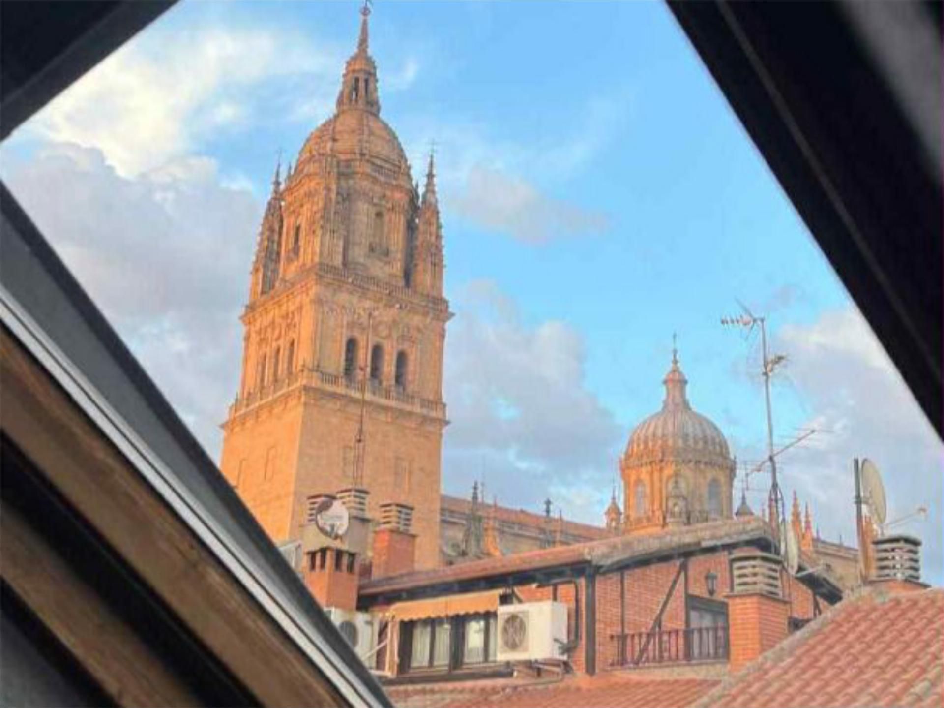 Vista exterior de Pis de lloguer en Salamanca Capital amb Calefacció, Parquet i Traster