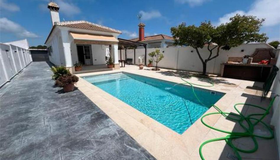 Casa adosada en venta en Caño Guerrero, Huelva - imagen 1 Foto 1 de Casa adosada en venta en Caño Guerrero, Huelva