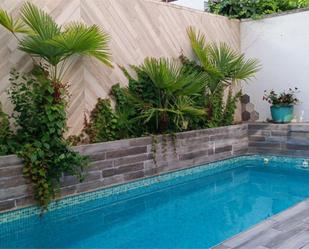 Piscina de Casa adosada en venda en Miguelturra amb Aire condicionat, Calefacció i Jardí privat
