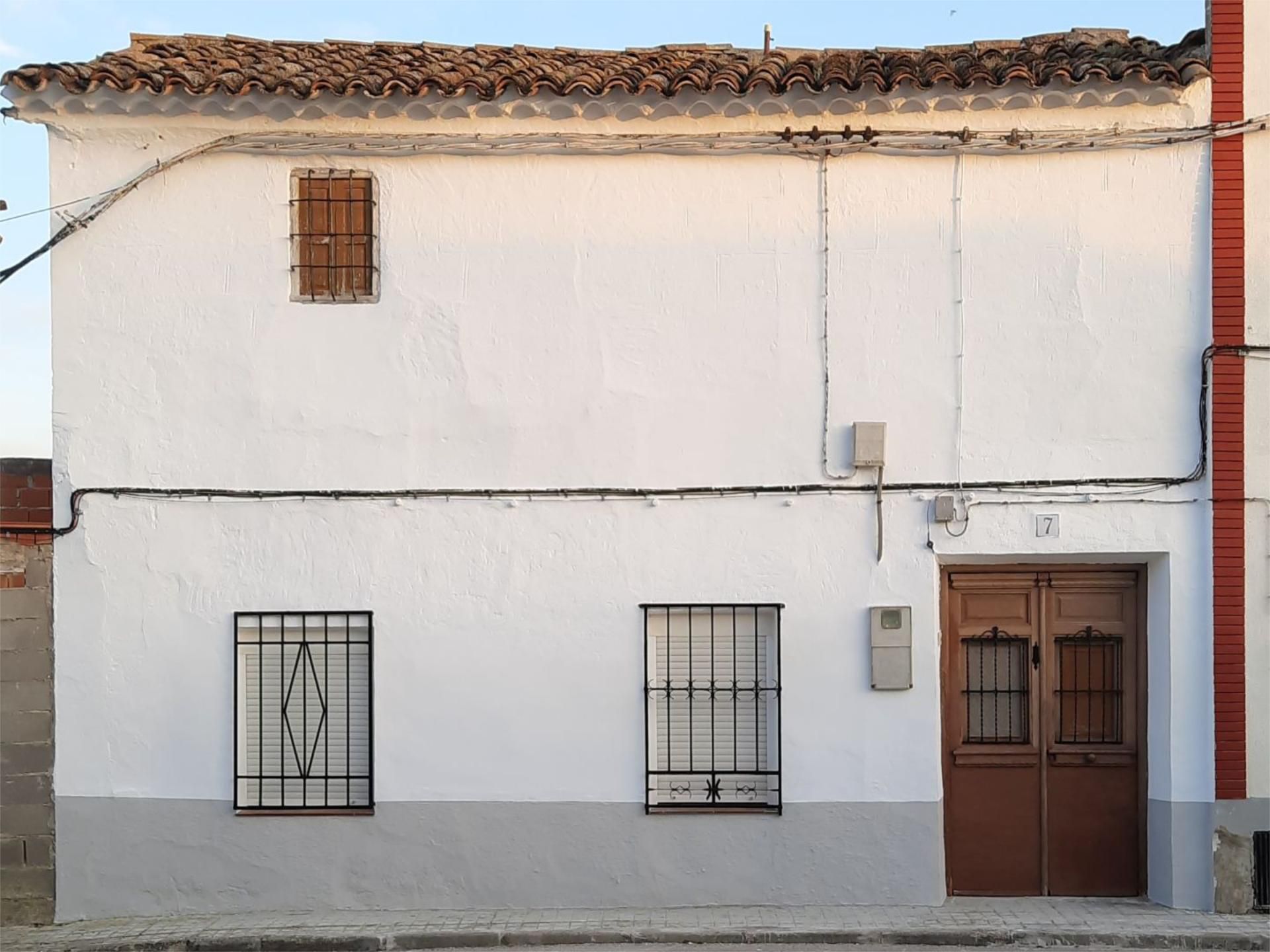 Vista exterior de Casa adosada en venda en Villamayor de Santiago amb Calefacció i Terrassa