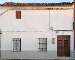 Vista exterior de Casa adosada en venda en Villamayor de Santiago amb Calefacció i Terrassa